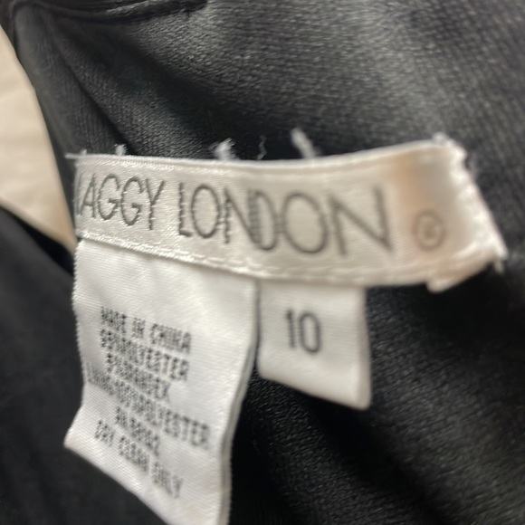 Maggy London sz 10 little black dress beautiful lace frnt & shoulders padded bra - Picture 3 of 4